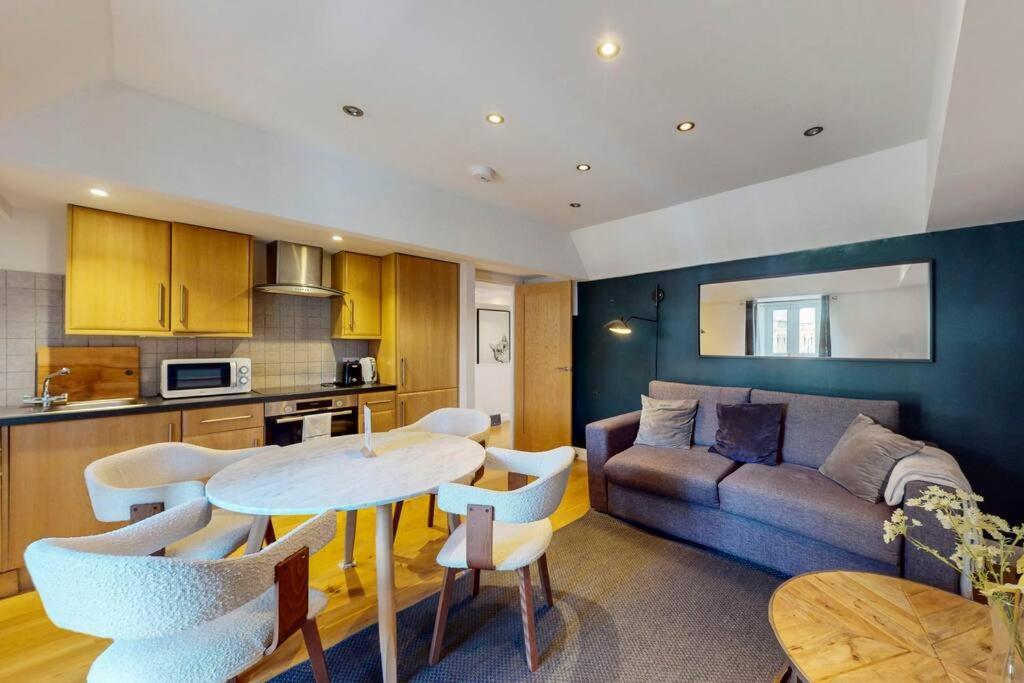 Heart Of Flat With Balcony *