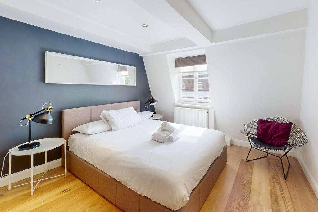 Heart Of Flat With Balcony Apartment