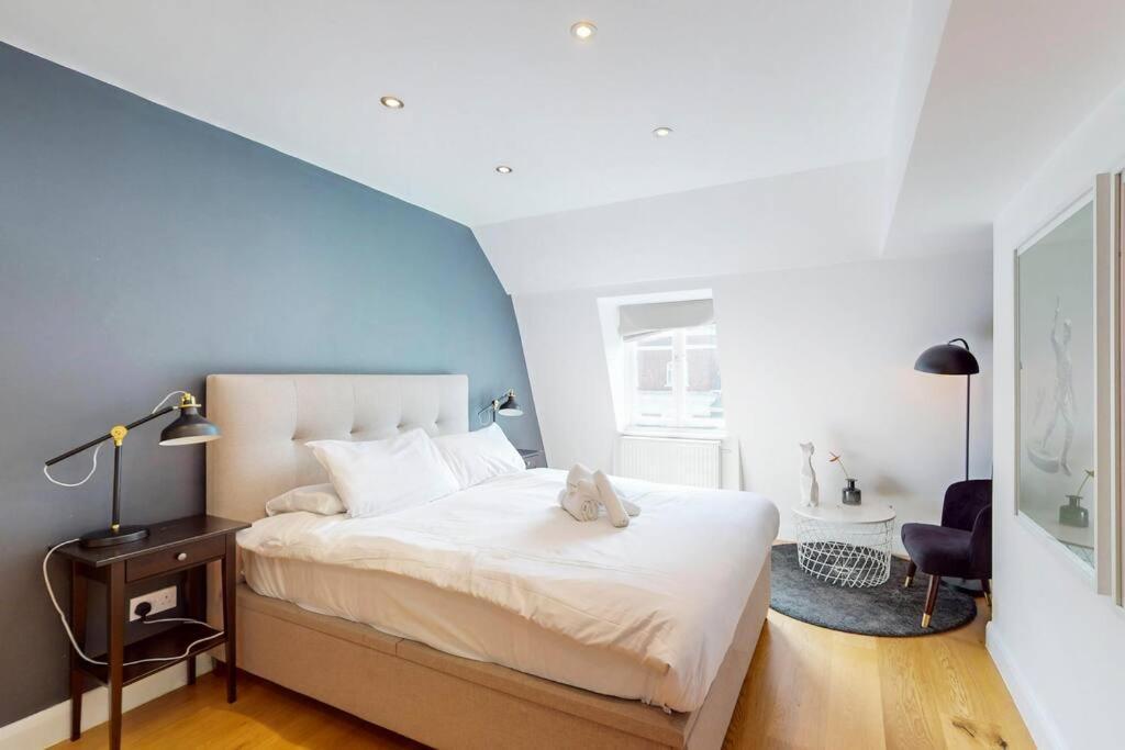 Heart Of Flat With Balcony Apartment *