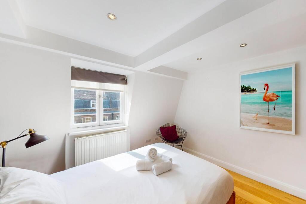 Apartment Heart Of Flat With Balcony London